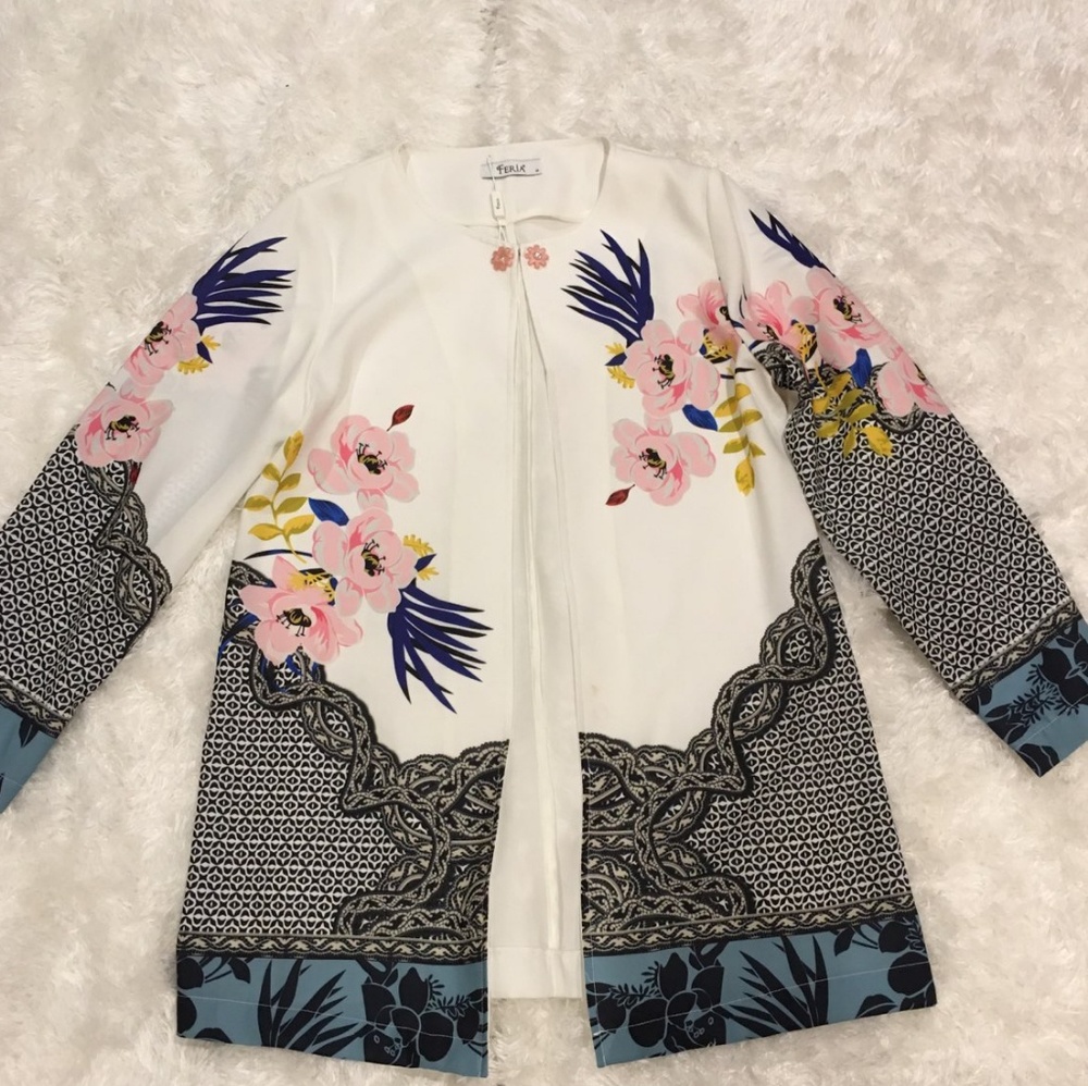 Blazer - Picture 2 of 4